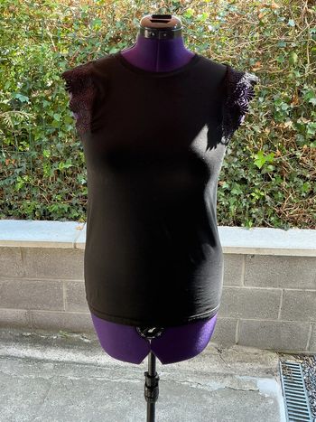 Débardeur noir petites manches dentelles Noémie & Co M/L