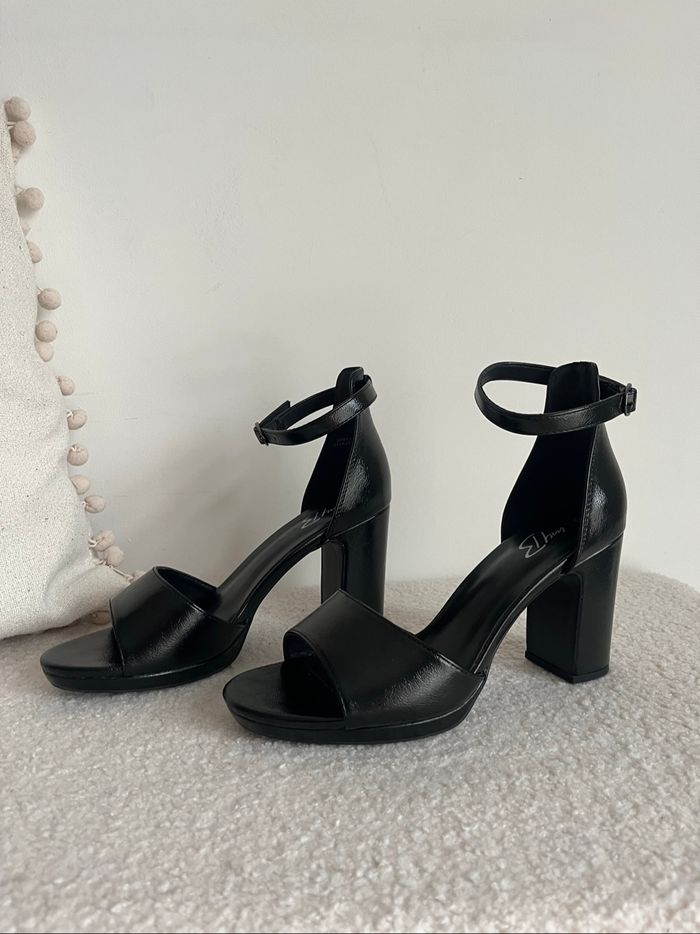 Talons noir brillant - photo numéro 2