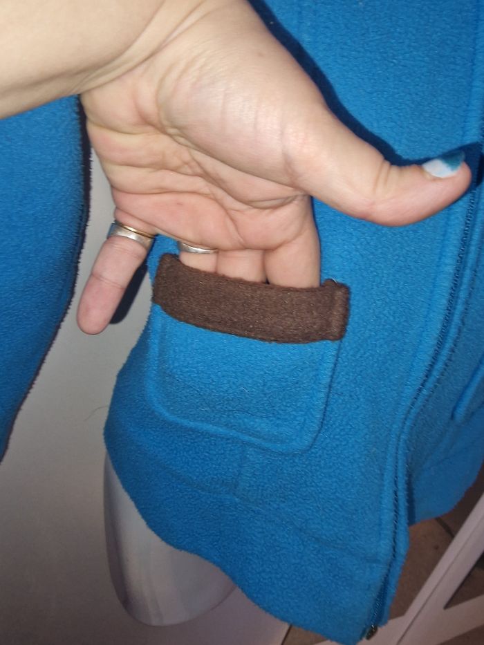 Tres jolie veste polaire moumoute et strass - photo numéro 7