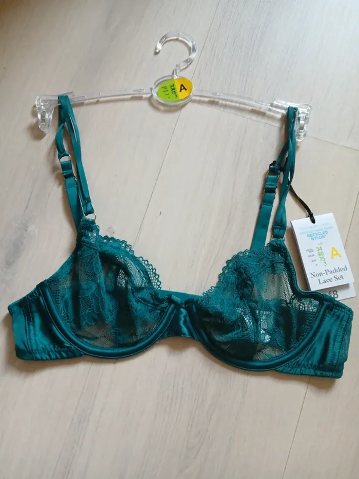 Soutien gorge satin et dentelle - photo numéro 8