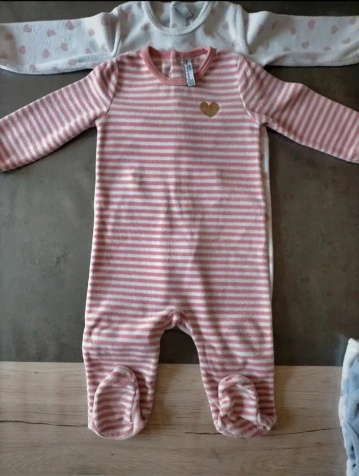 Pyjamas 12 mois - photo numéro 4
