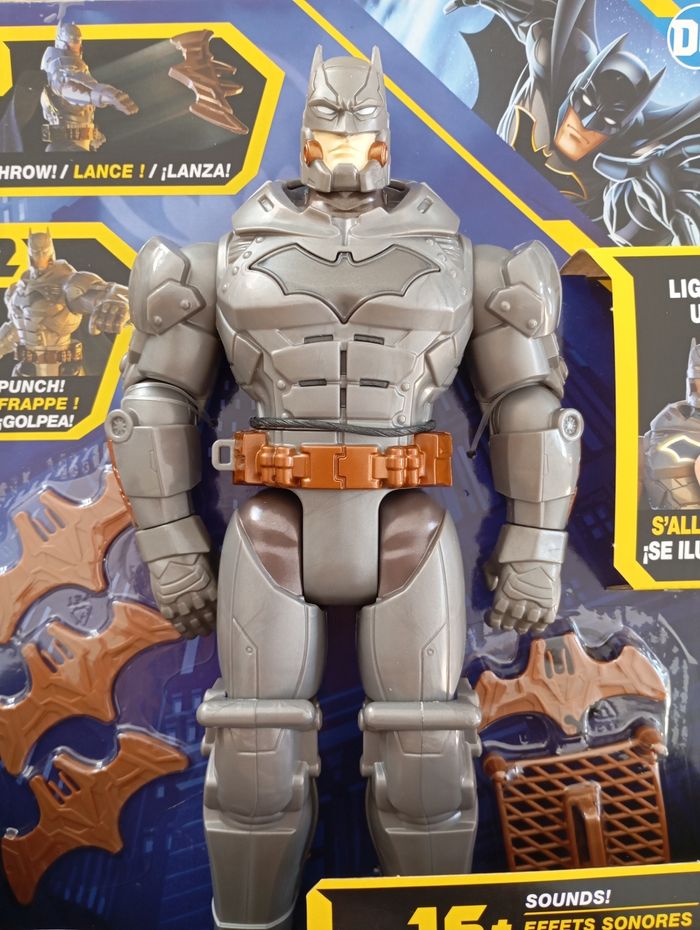 Figurine Batman lumineuse et effets sonores neuve - photo numéro 3