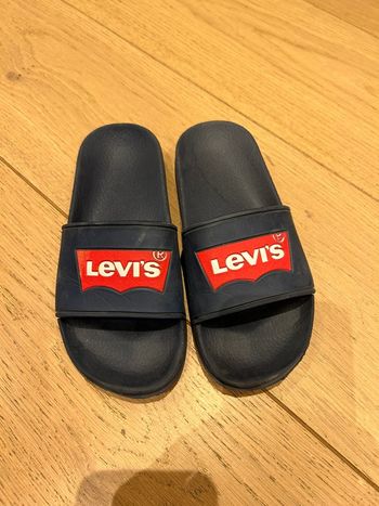 Tong Levi’s