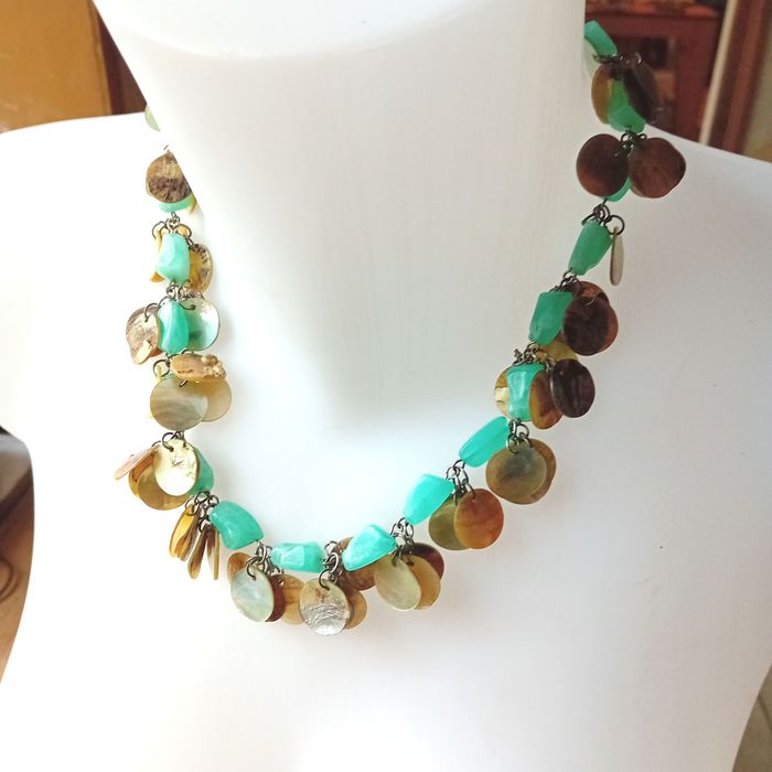 collier nacre et perles de verre