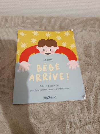 Livre : bébé arrive