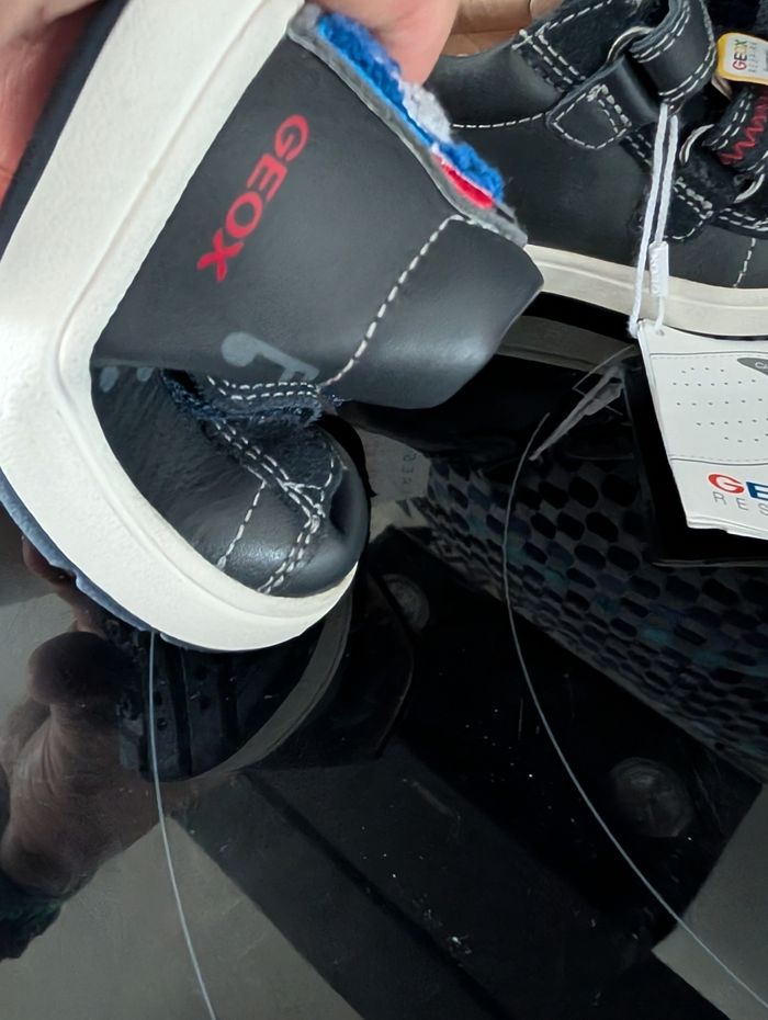 Chaussures garçon tout cuir. Taille 20. Idéal premier pas. Neuf. Geox - photo numéro 6