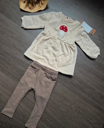 Magnifique ensemble robe et legging chaud 6 mois neuf