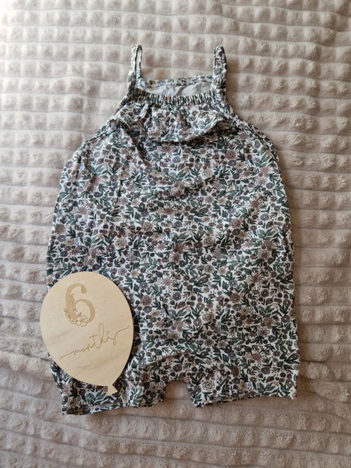 Barboteuse à bretelles fleurie kiabi bébé fille 6 mois