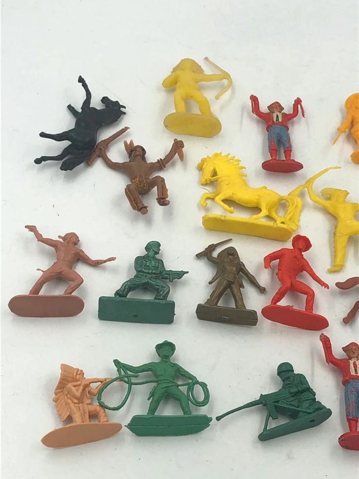 Lot de 21 figurines Soldats divers - photo numéro 2