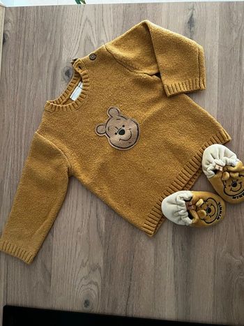 Pull + Chaussons Winnie l’ourson