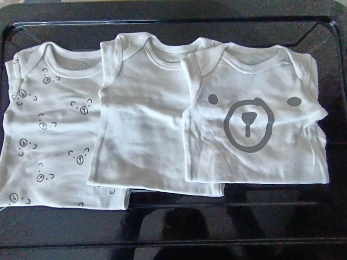 Lot de 3 bodies manches longues en 6 mois