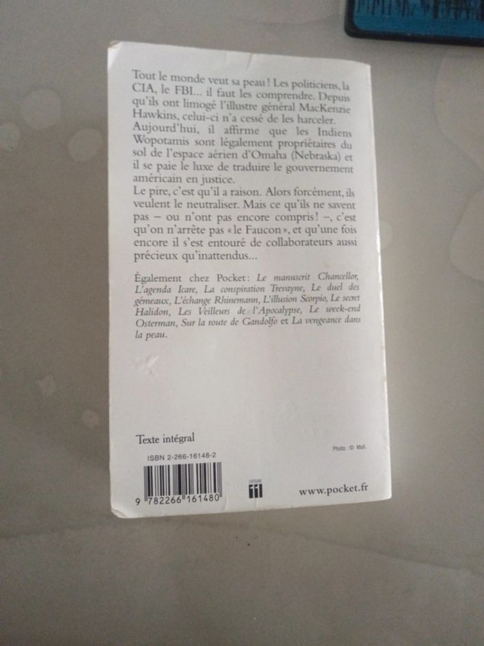 Livre "la route d'Omaha" de robert Ludlum - photo numéro 2
