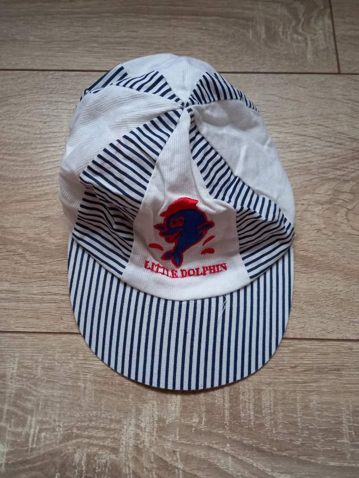 Casquette bébé bleue et blanche taille 45/ 9 mois env