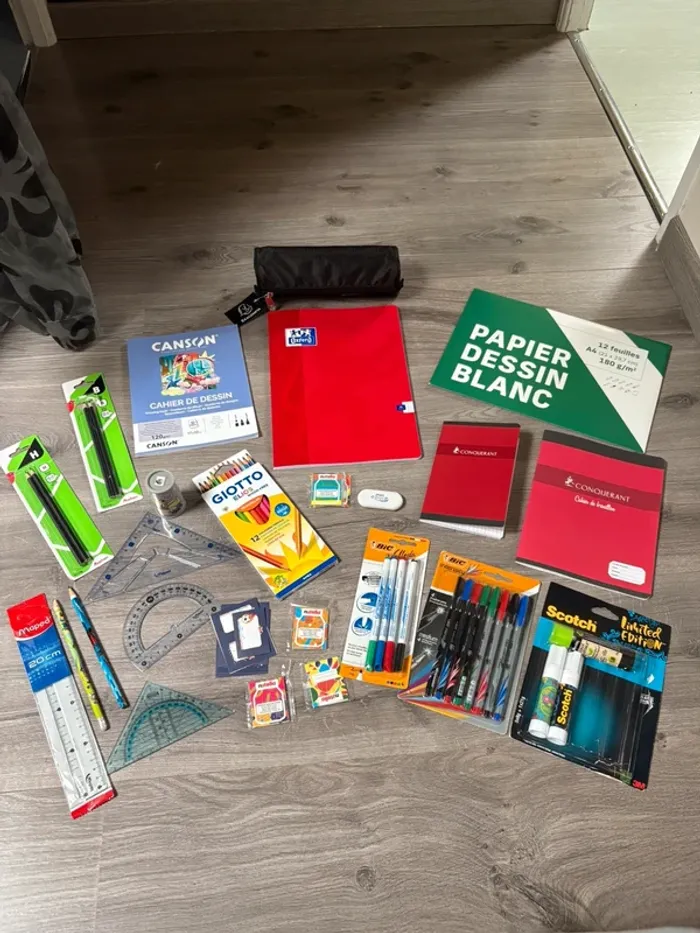 Lot de fournitures scolaires école primaire ou collège