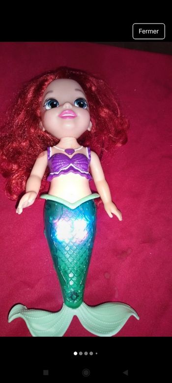 Très belle poupée la petite sirène j26