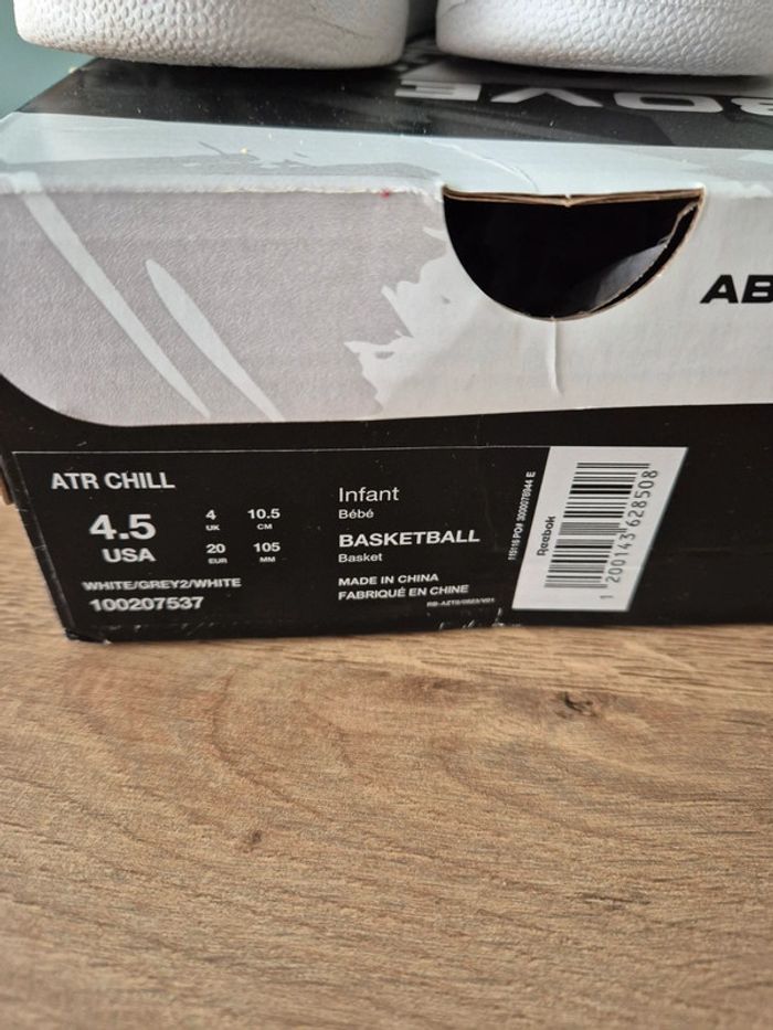 Baskets garçon blanches et grises, reebok pointure 20 - photo numéro 7