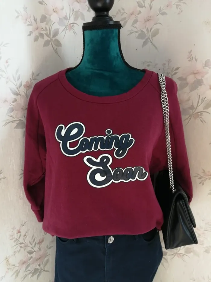 Sweat bordeaux à message comming soon avec manches 3/4 / jennyfer / (L)