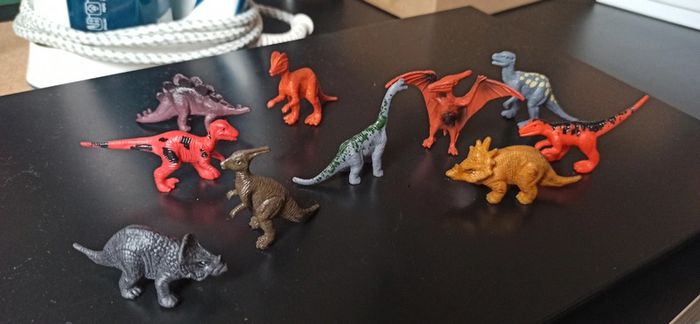Boite de 39 figurines de dinosaures - photo numéro 2