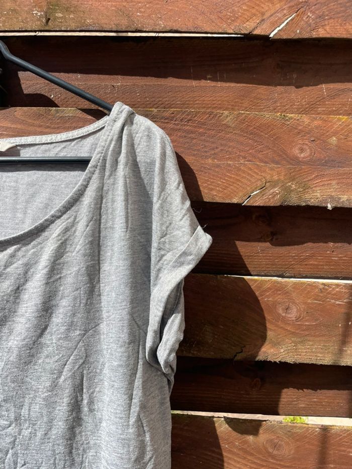 T-shirt gris - photo numéro 2