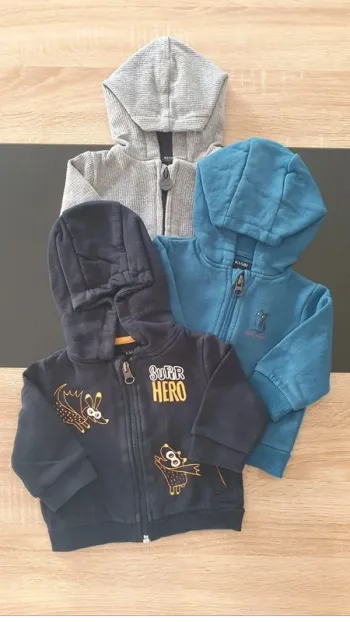 Lot de 3 vestes à capuche 3 mois
