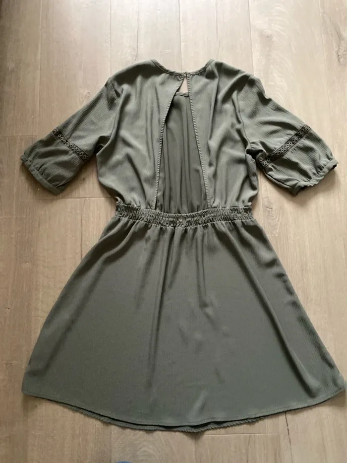 Robe courte kaki - photo numéro 6