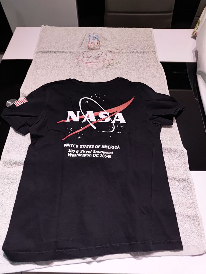 Tee shirt manches courtes. NASA. Taille 12 ans - photo numéro 2
