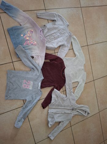 Lot pull sweat fille 3 ans TB état