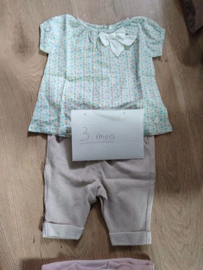Ensemble pantalon léger t-shirt taille 3 mois