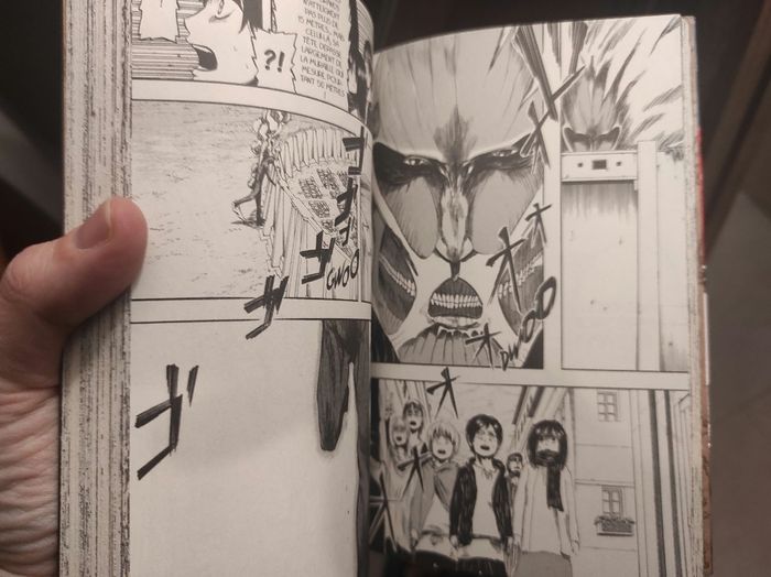 Lot de 2 mangas de l'Attaque des Titans - photo numéro 4
