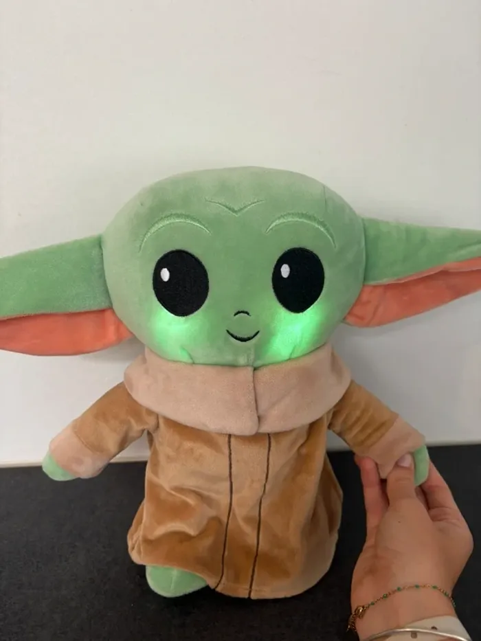 Peluche lumineuse star wars bébé yoda/Grogu - photo numéro 4
