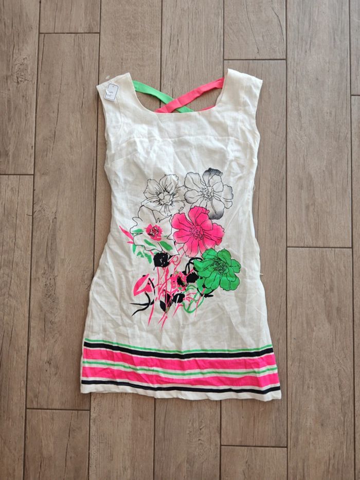 Robe d'été blanche à fleurs fluos taille 36