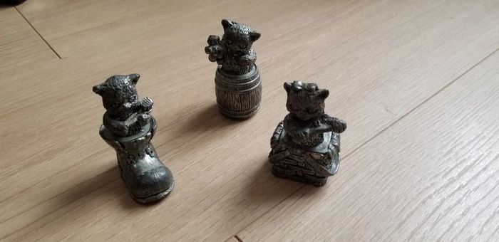 Figurines en étain, décoration ou collection