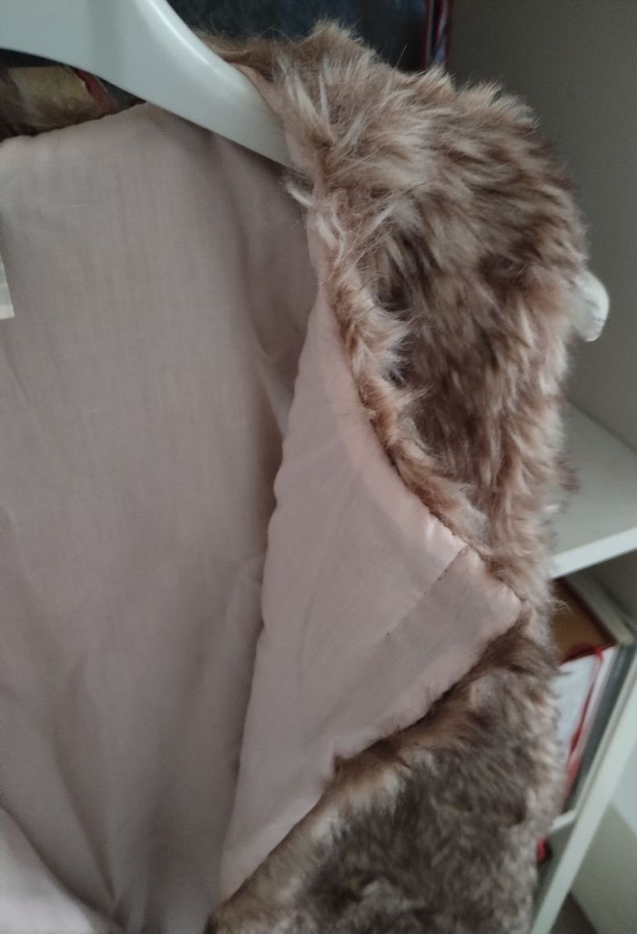 Boléro fourrure sans manches "Tape à l'œil" neuf - photo numéro 4