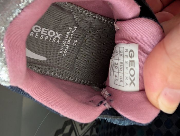 Baskets fille ultra-légeres. Taille 20. Neuf. Geox - photo numéro 7