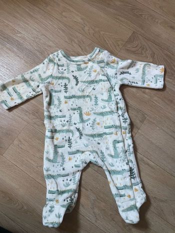Lot pyjamas bébé garçon taille 1 mois