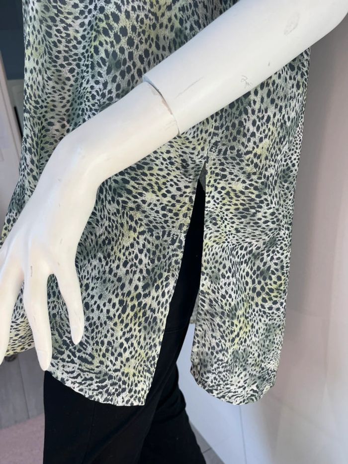 chemise ample fendue  T3 40/42 - photo numéro 3