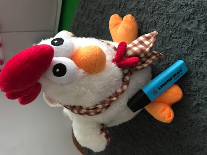 Peluche sac poule pour y cacher des oeufs de Paques - photo numéro 5