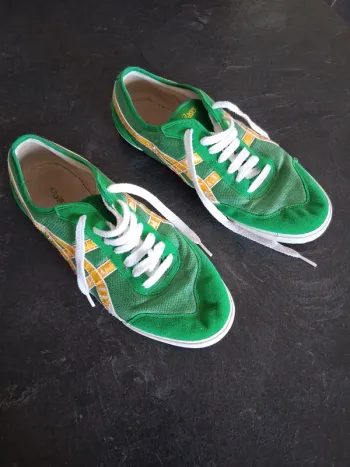 Baskets homme verte et jaune asics pointure 44