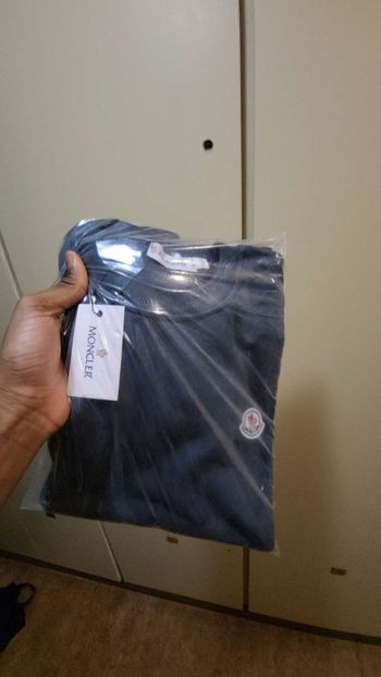 Pull moncler noir taille L