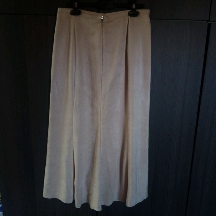 Jupe godet beige en suedine - photo numéro 4