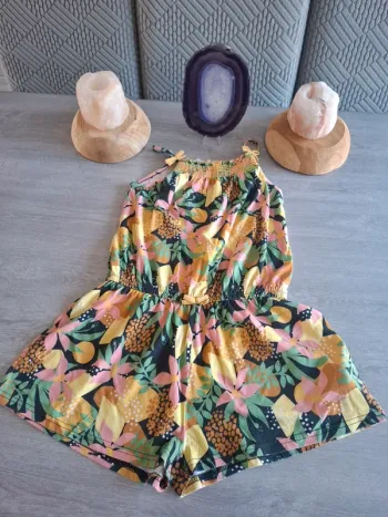 Combinaison short taille 10 Excellent état