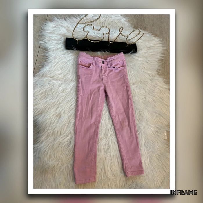 Très beau jeans skinny rose kiabi 🥰 taille 5 ans mais correspond à une taille 4 ans