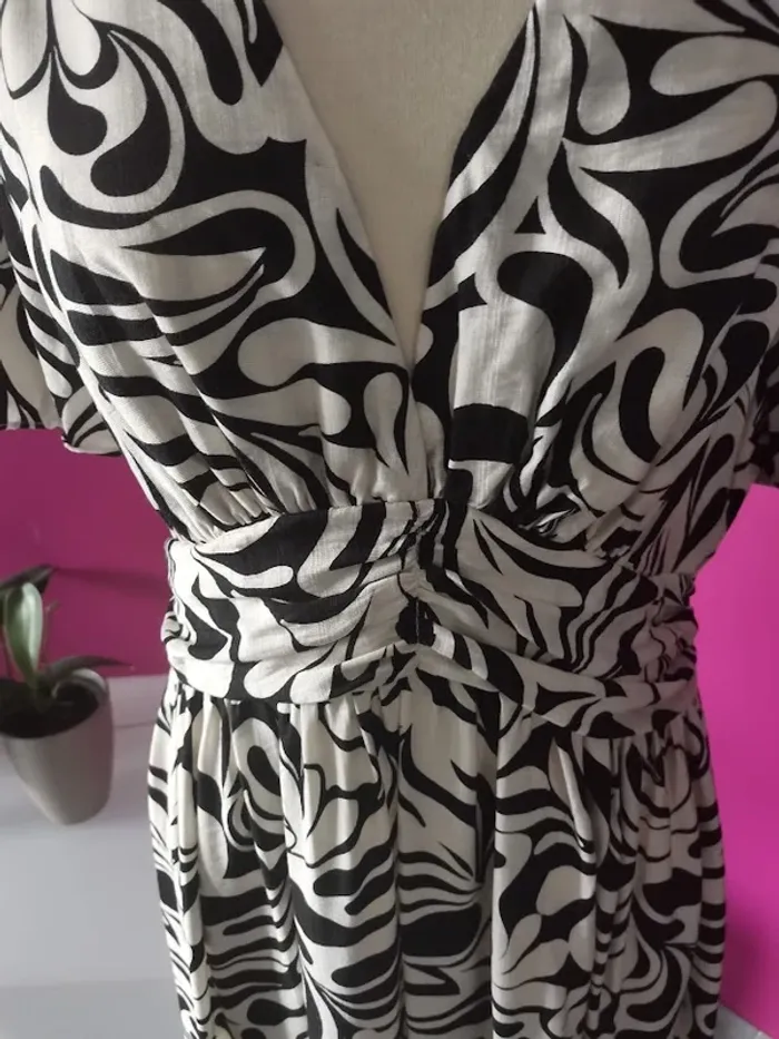 Robe noire et blanche KILKY en taille L - photo numéro 2