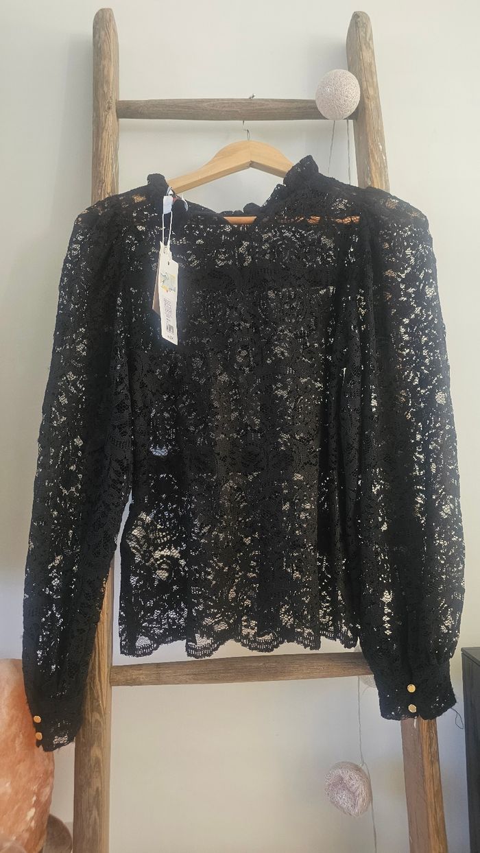 Blouse en dentelle Naf Naf taille 38 M neuve - photo numéro 2