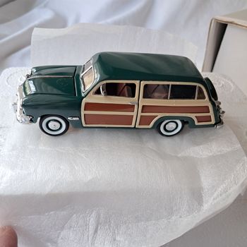 Voiture Ford Woody Wagon vert 1/43 Médailler Franklin Mint 1987 Neuve