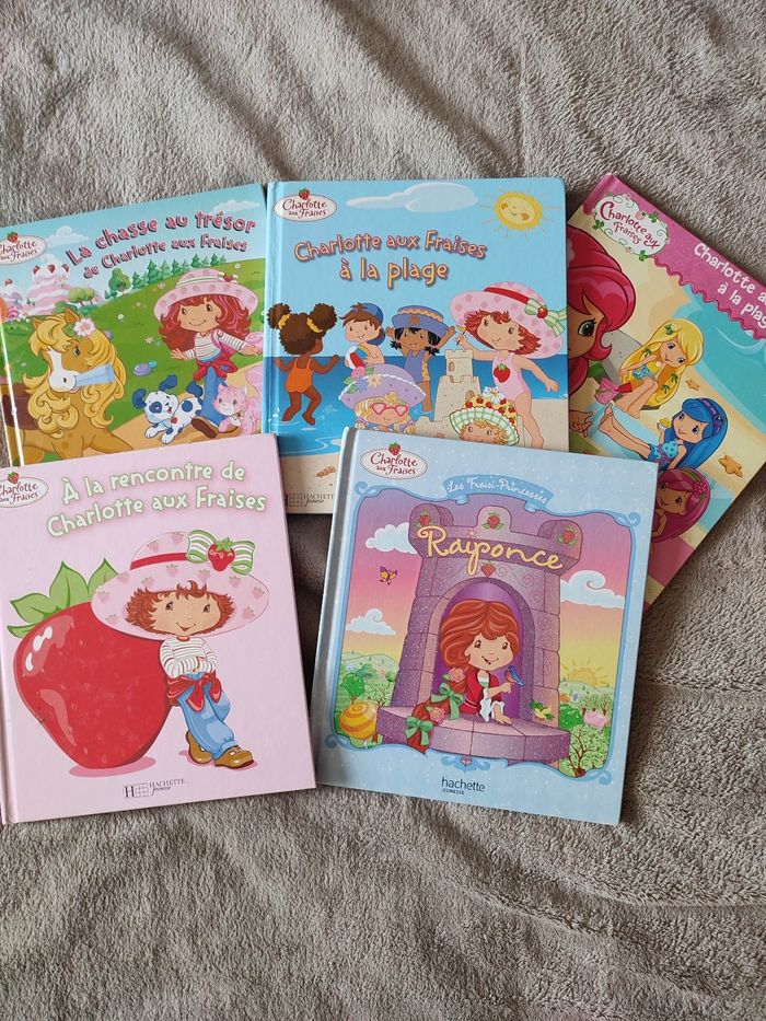 Lot livres Charlotte aux fraises