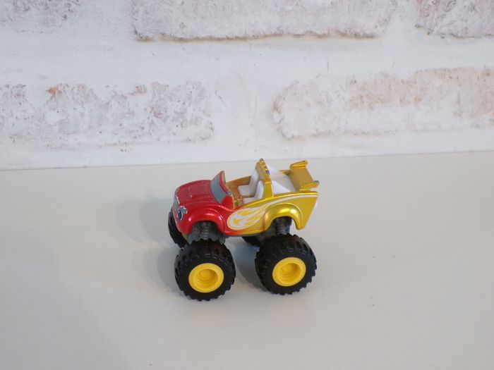 Monster Trucks - Blaze - Les monstres Machines  (J5) - photo numéro 2