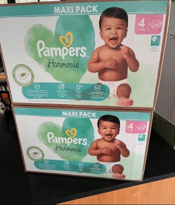 2 de cartons de couches Pampers Harmonie taille 4 Neuves