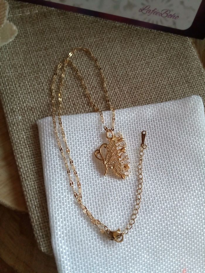 Collier papillon 🦋. - photo numéro 2