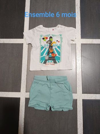 Ensemble 6 mois t-shirt coloré et short vert d’eau